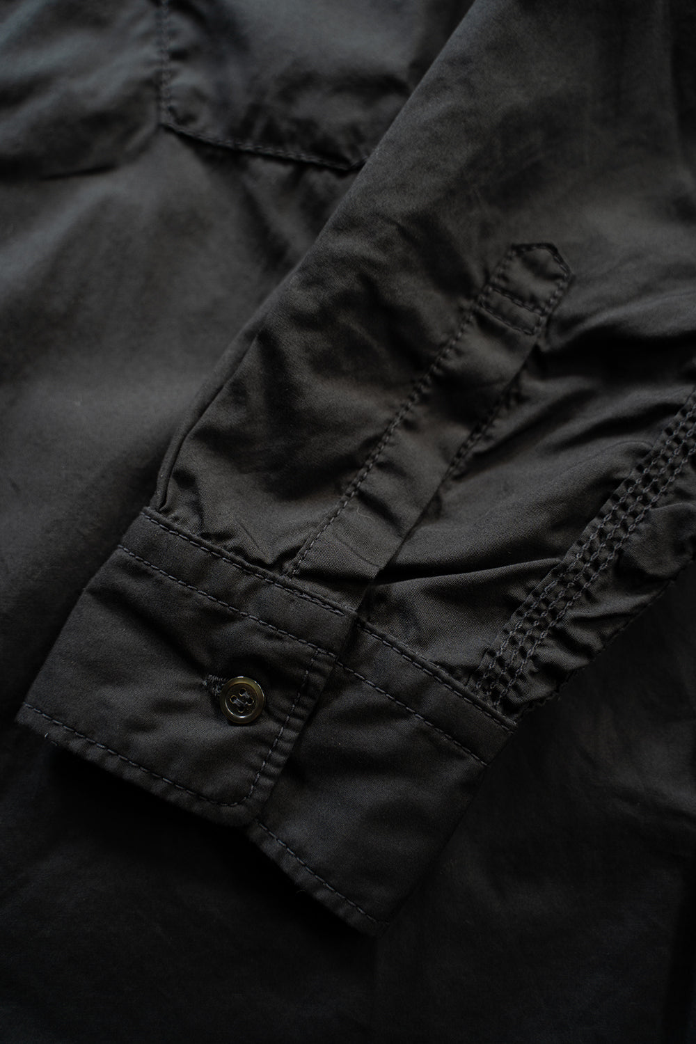 SH04B ボックスワイド3本針シャツ(BLACK)