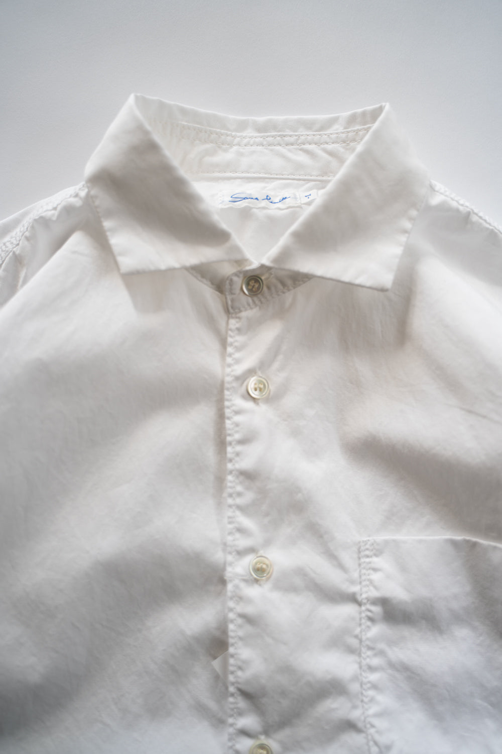 SH04B ボックスワイド3本針シャツ(WHITE)