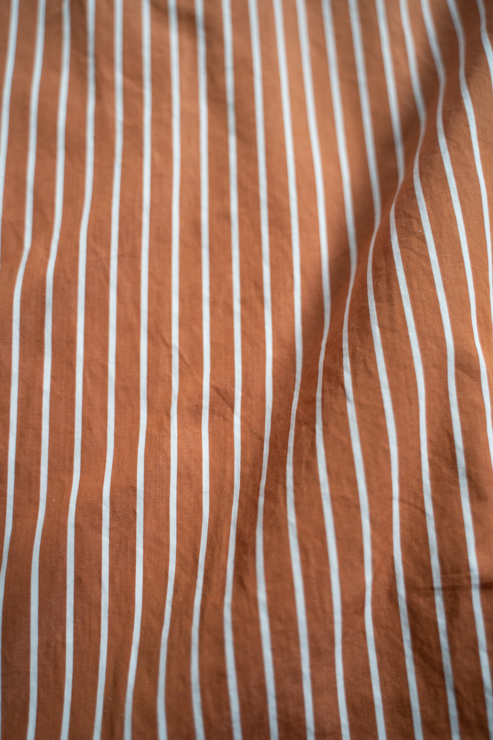 SH04B THOMAS MASON ボックスワイド3本針シャツ(BROWN STRIPE)