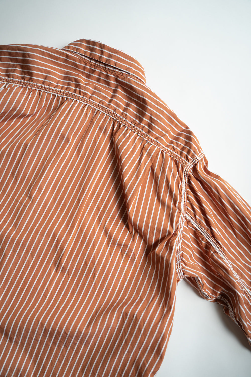 SH04B THOMAS MASON ボックスワイド3本針シャツ(BROWN STRIPE)