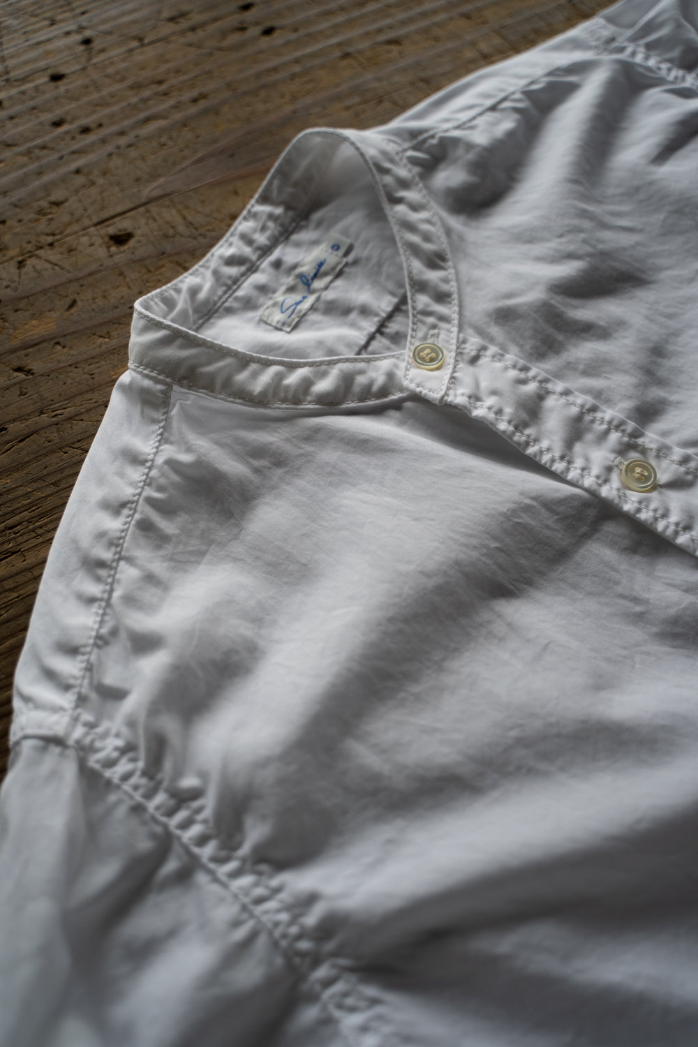 SH06 S 長丈2本針スタンドカラーシャツ(WHITE)