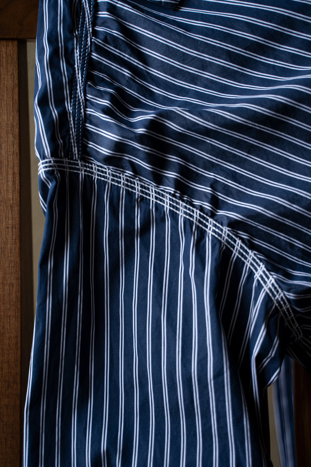 SH04B THOMAS MASON ボックスワイド3本針シャツ(NAVY STRIPE)