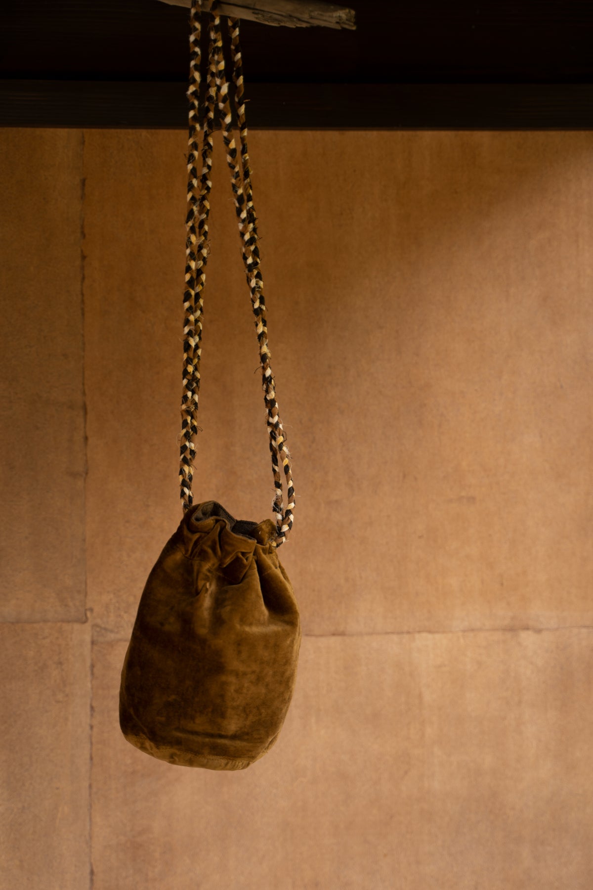 【ラスト1点】Braided Drawstring Bag S - Oiled Cotton Velvet Washi -(GOLD)