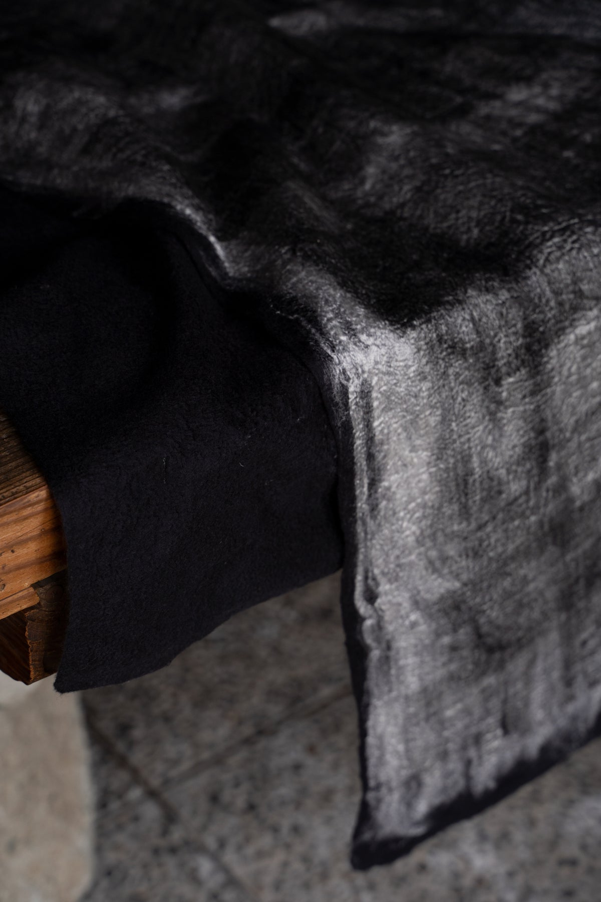 【ラスト1点】Wool Silk Stole "Painting 300" (BLACK/WHITE)
