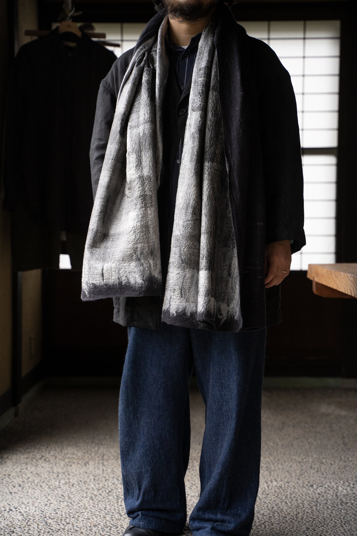 【ラスト1点】Wool Silk Stole "Painting 300" (BLACK/WHITE)