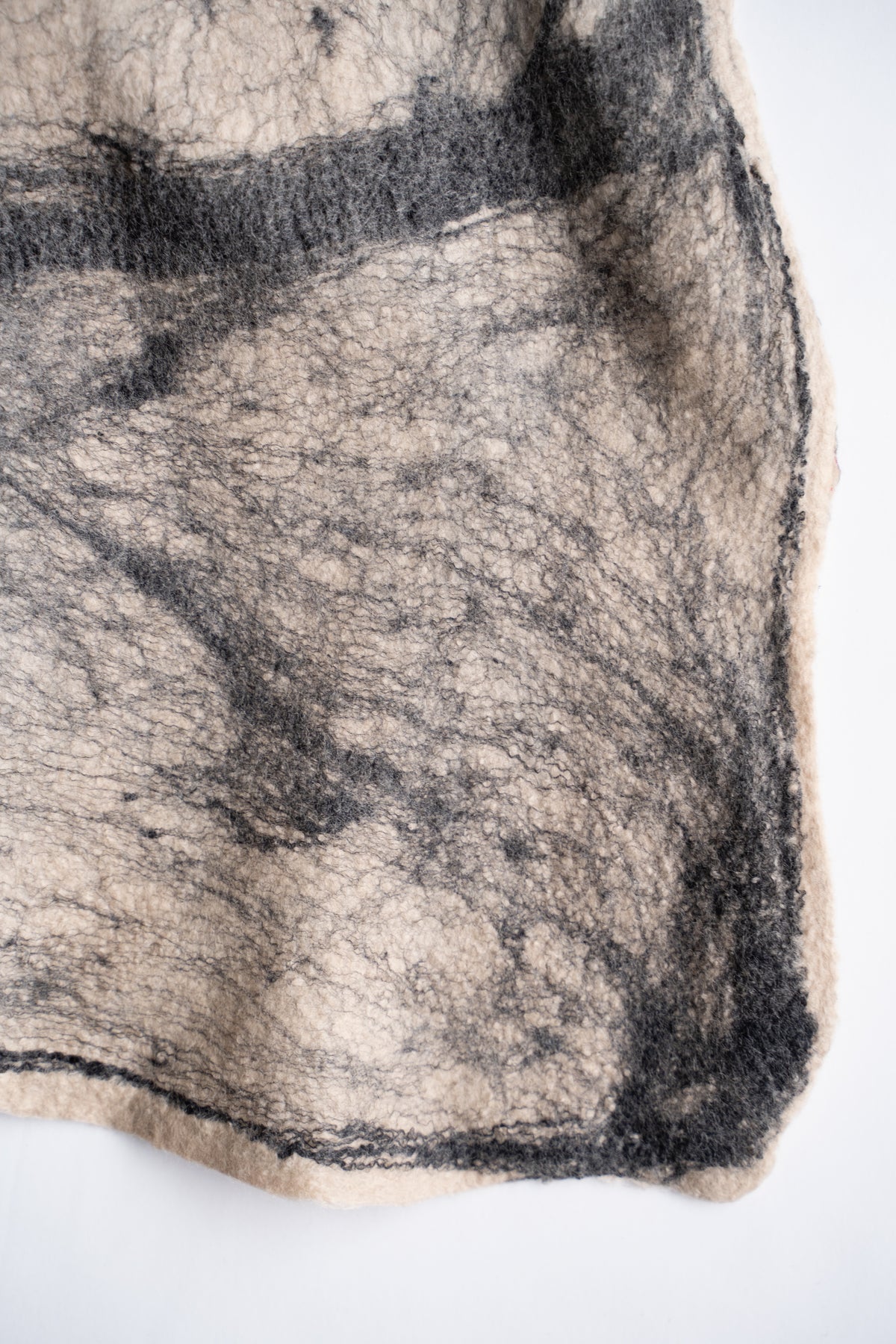 【ラスト1点】Wool Silk Stole "LIGHT 200" (BEIGE/BLACK)