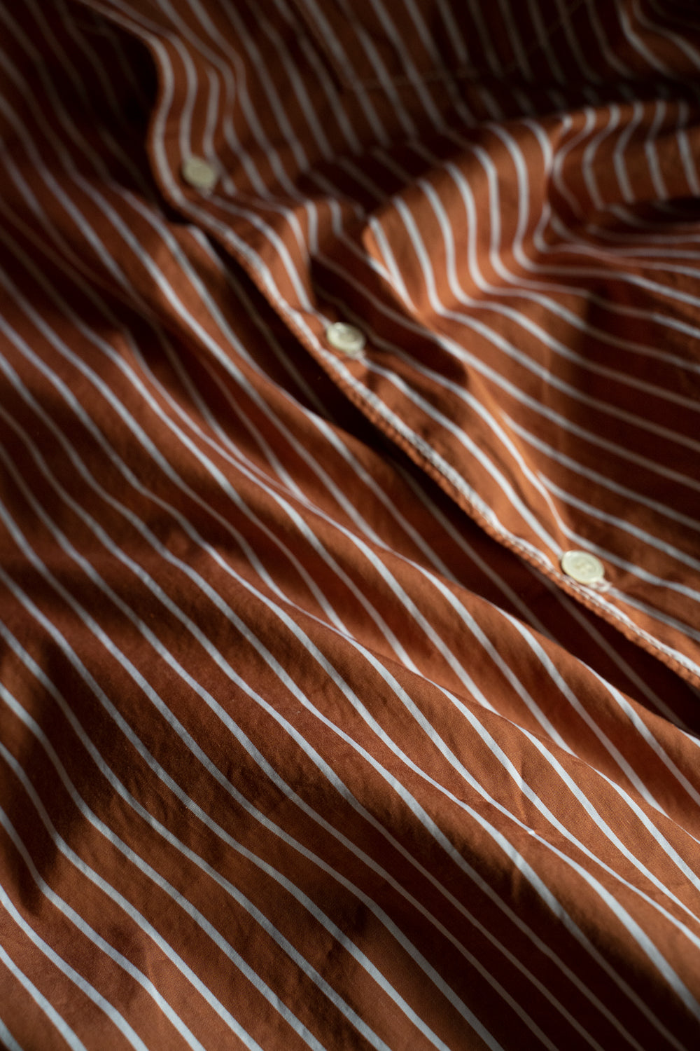 SH04B THOMAS MASON ボックスワイド3本針シャツ(BROWN STRIPE)