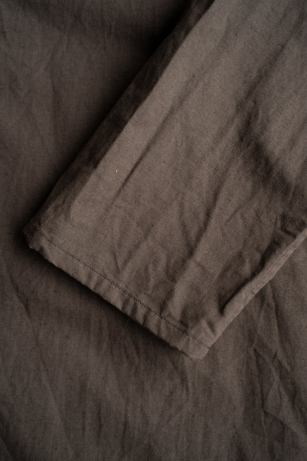 【ラスト1点】Hard Twist Yarn Horse Cloth Collarless Shirt/ハードツイストヤーンホースクロスカラーレスシャツ(DARK BROWN)