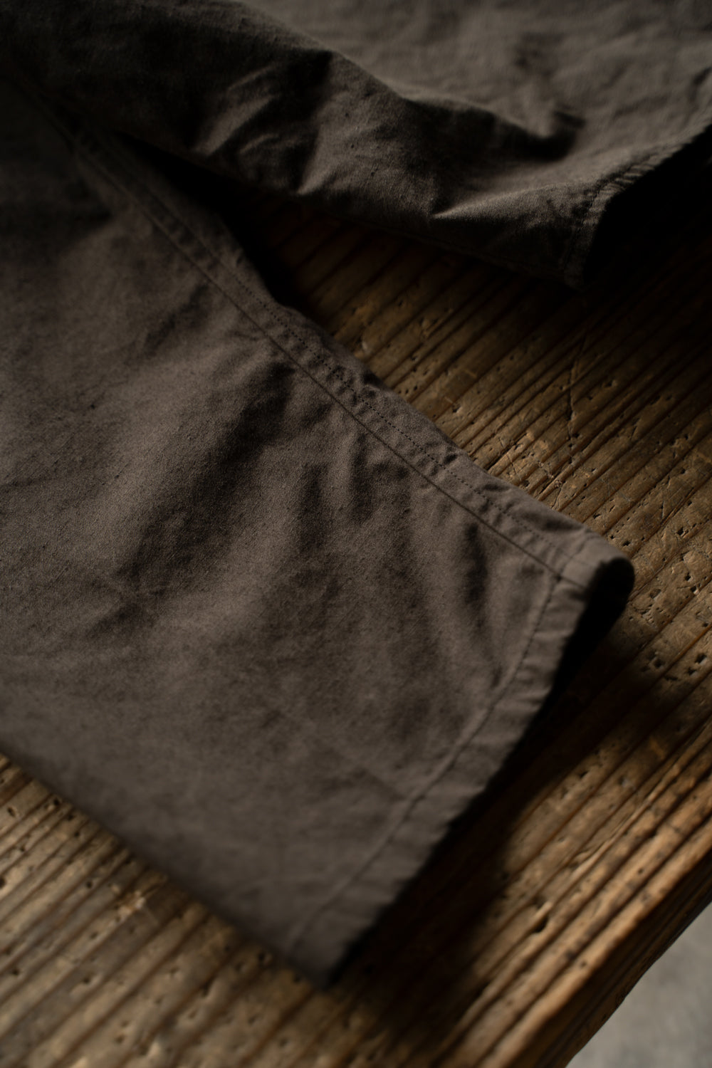 【ラスト1点】Hard Twist Yarn Horse Cloth Collarless Shirt/ハードツイストヤーンホースクロスカラーレスシャツ(DARK BROWN)