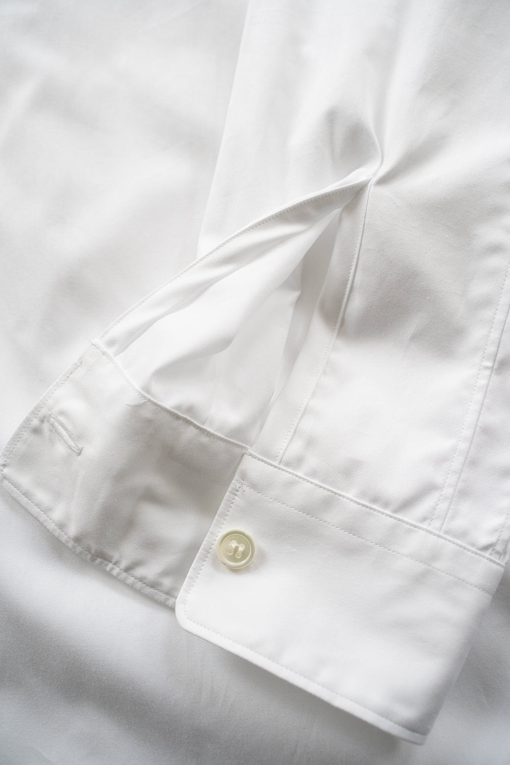 SH06B ブロードボックススタンドカラーシャツ(WHITE)