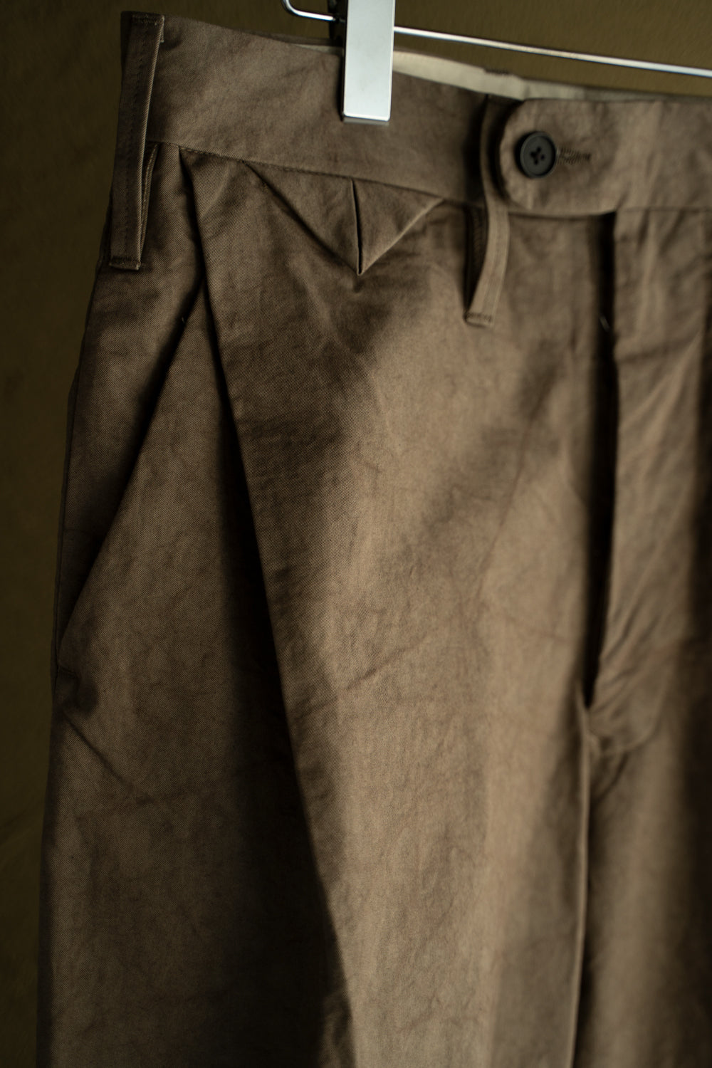 Side Tucked Wide Straight Trousers "LINDBERG Ⅱ"-TW(DUST)