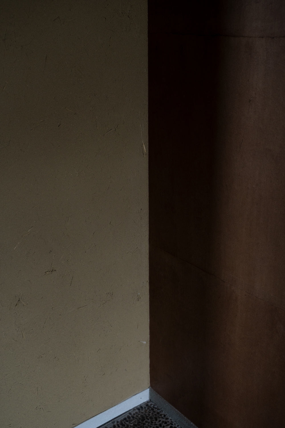 手仕事が宿った壁