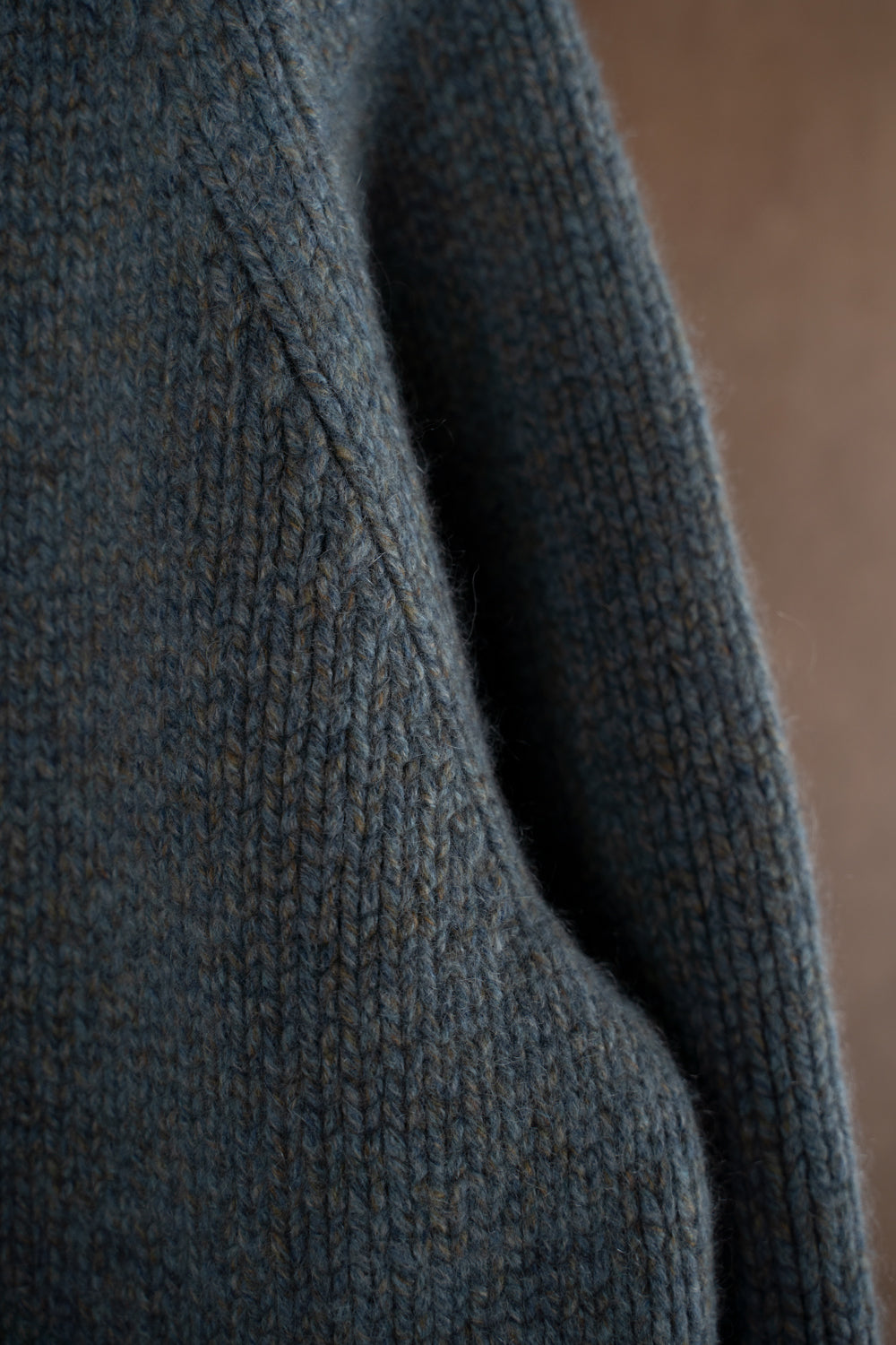 yak/lambs multi ply HAND KNITTING cowichan sweater（FADE BLUE）