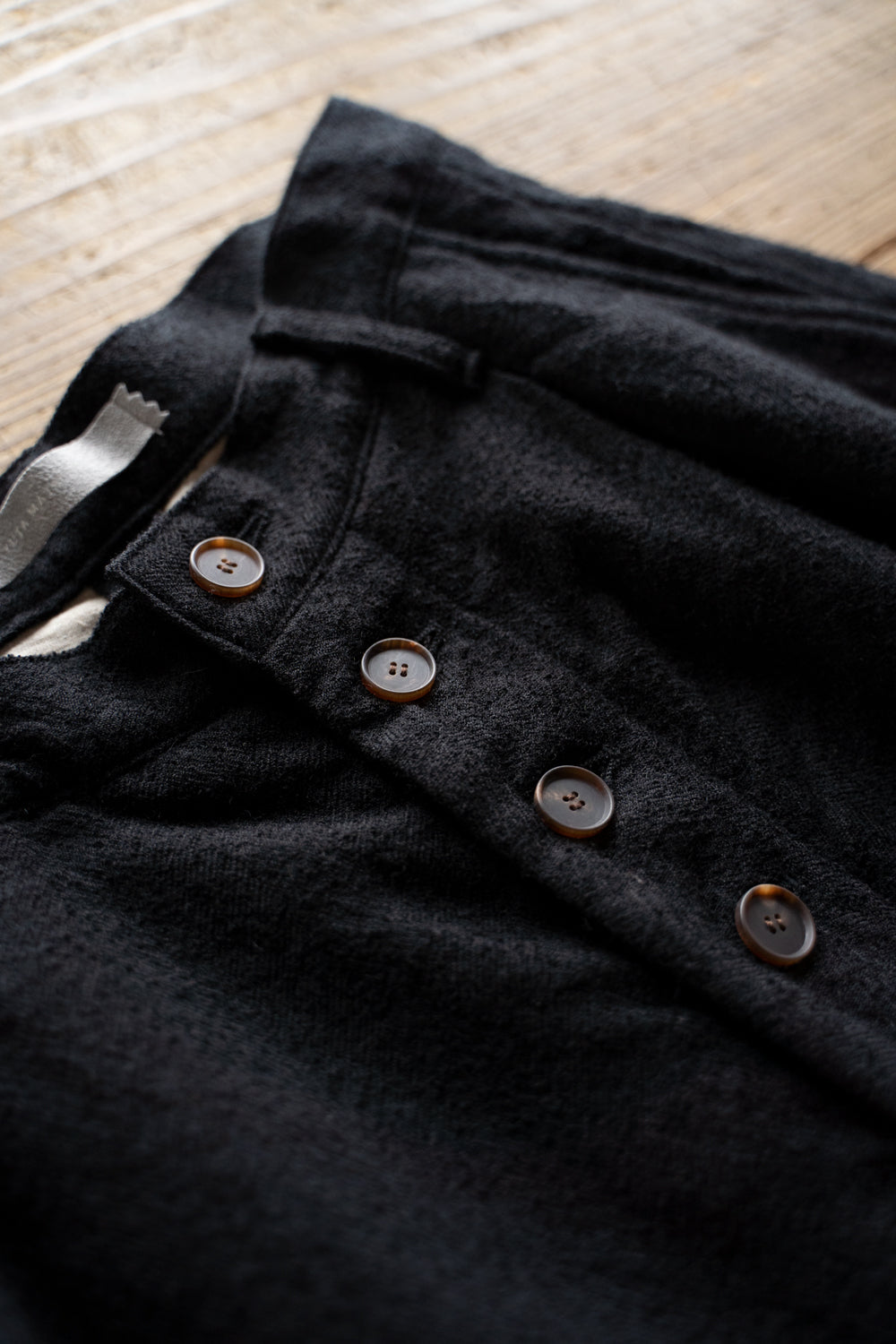 ループヤーンへリンボンストレートパンツ（BLACK）