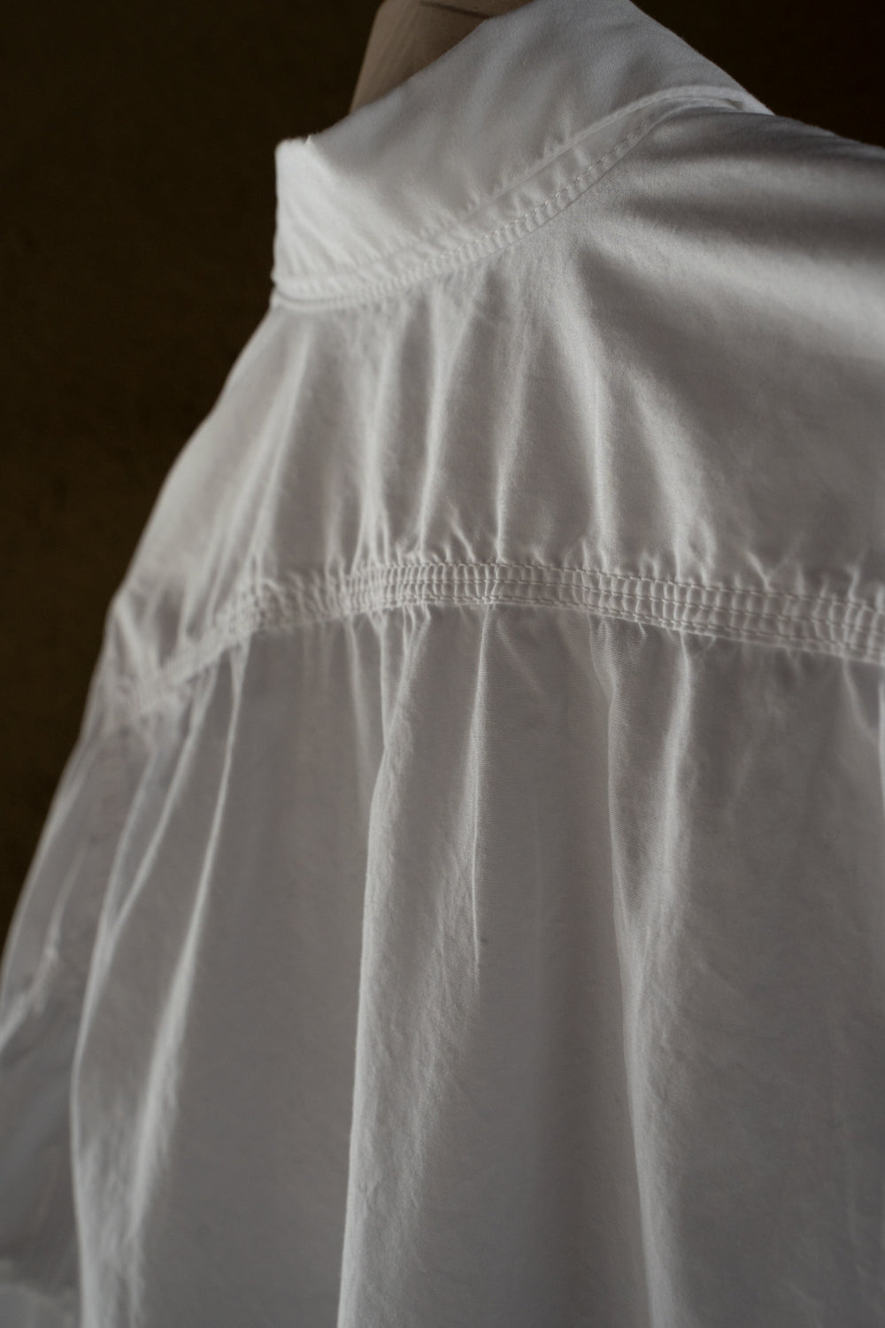 SH04B ボックスワイド3本針シャツ（WHITE）