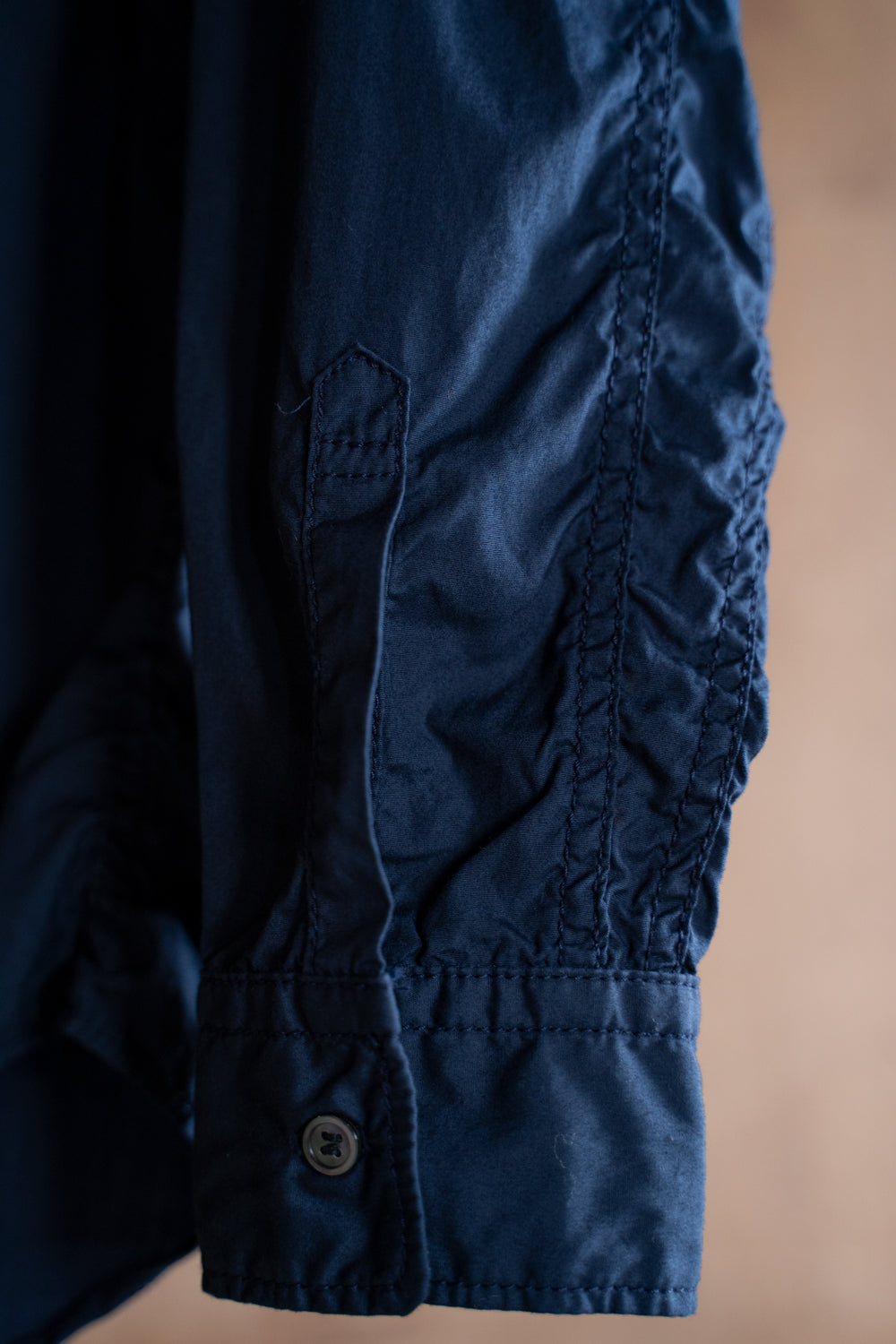 SH01B ボックスレギュラー２本針シャツ（NAVY）