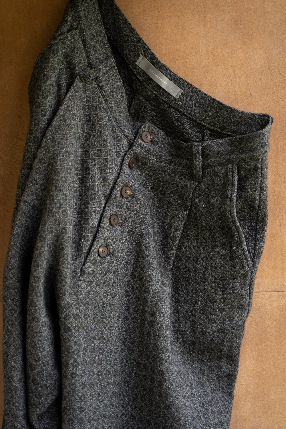 Square Dobby Cloth Straight Pants/スクエアドビークロスストレートパンツ（DARK GRAY）