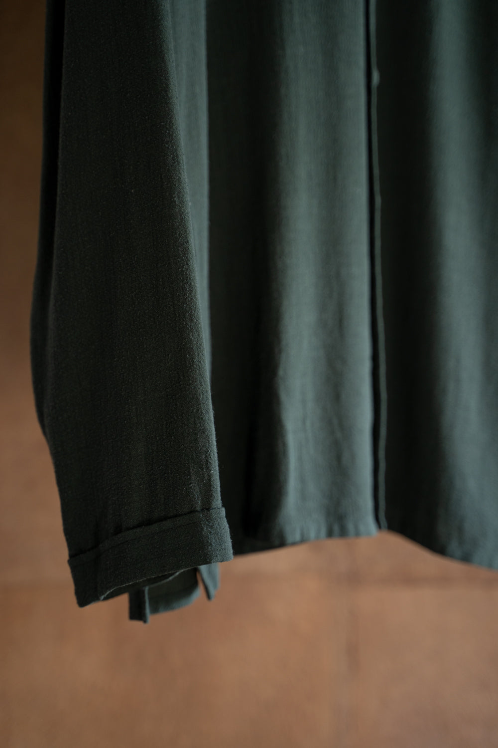Silk Nep Back Satin Lounge Shirt（EVER GREEN）