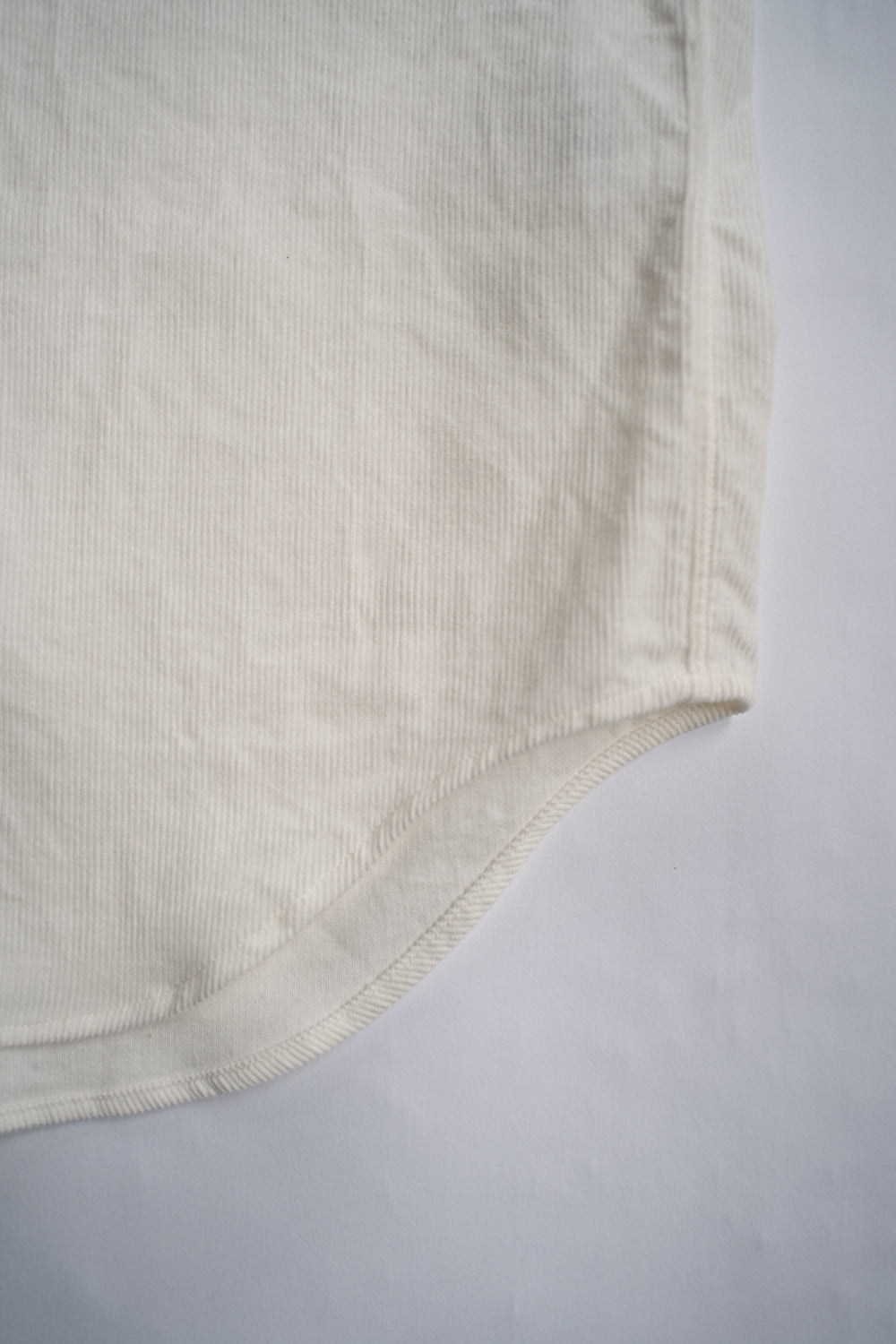 SH01B コーデュロイボックスレギュラーカラーシャツ（OFF WHITE）