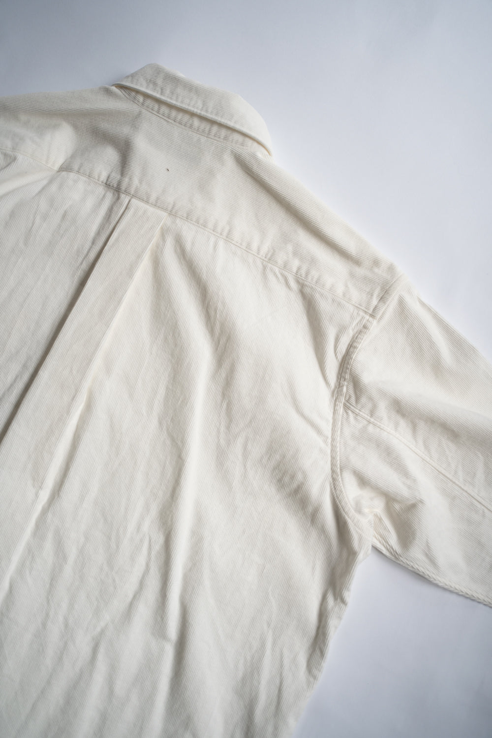 SH01B コーデュロイボックスレギュラーカラーシャツ（OFF WHITE）