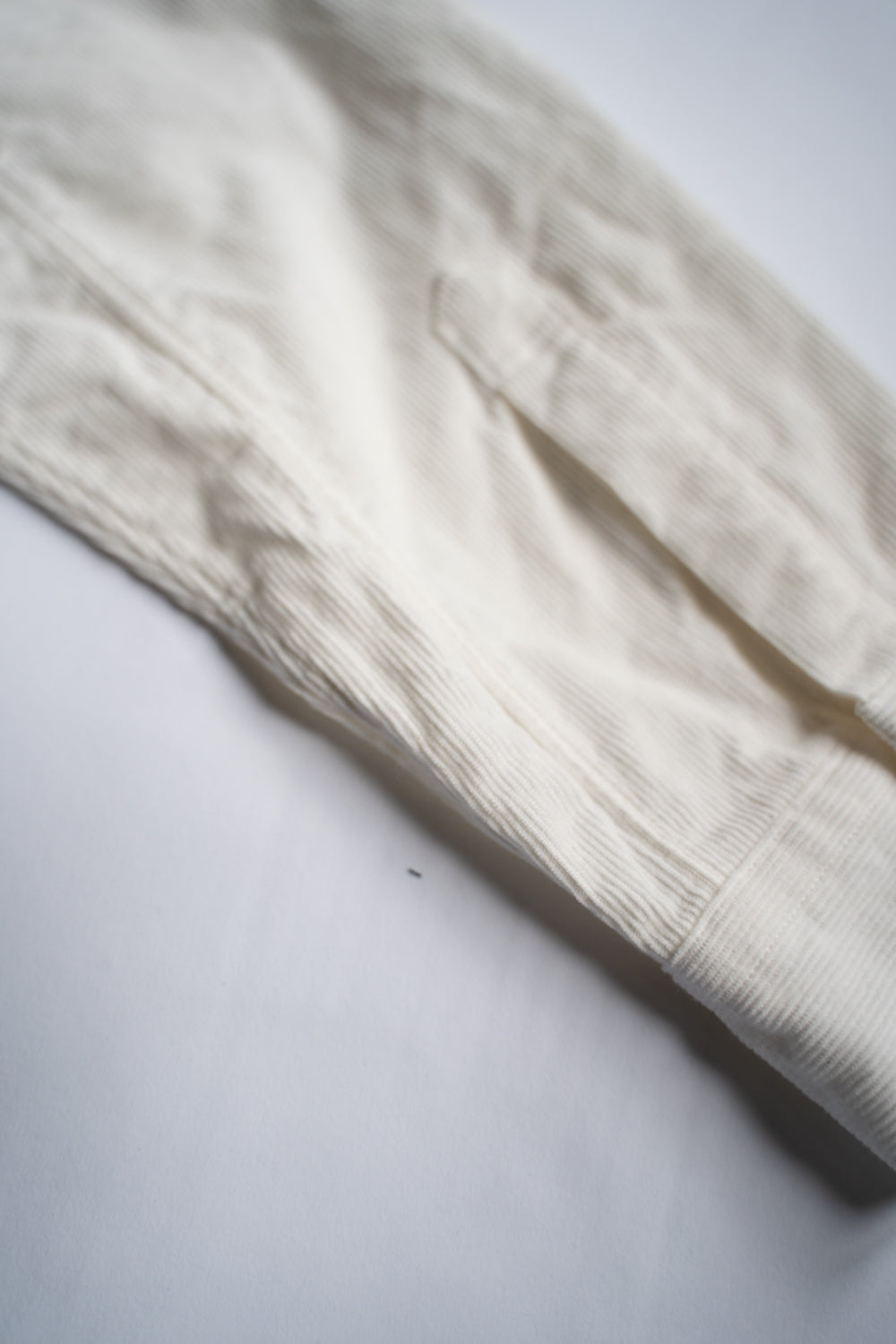 SH01B コーデュロイボックスレギュラーカラーシャツ（OFF WHITE）