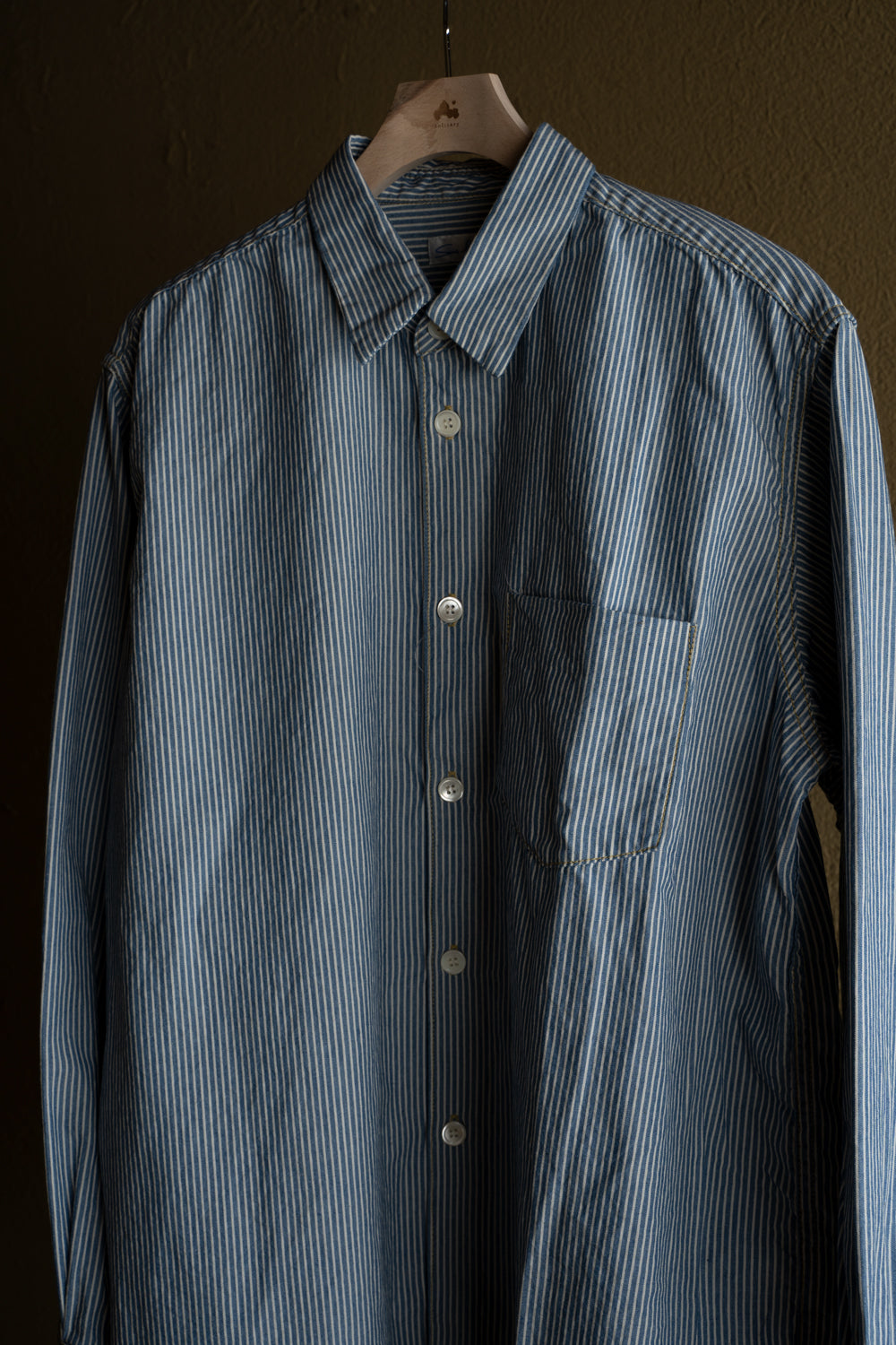 ボックスレギュラー２本針シャンブレーシャツ（STRIPE CHAMBREY）