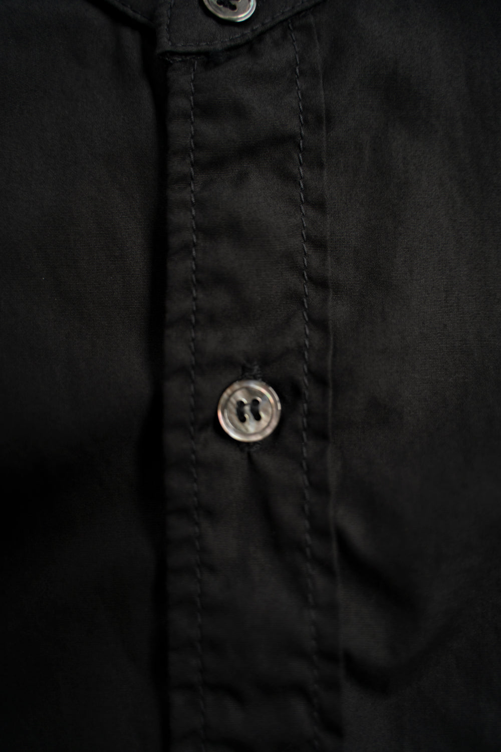 SH06 S  長丈２本針スタンドカラーシャツ（BLACK）