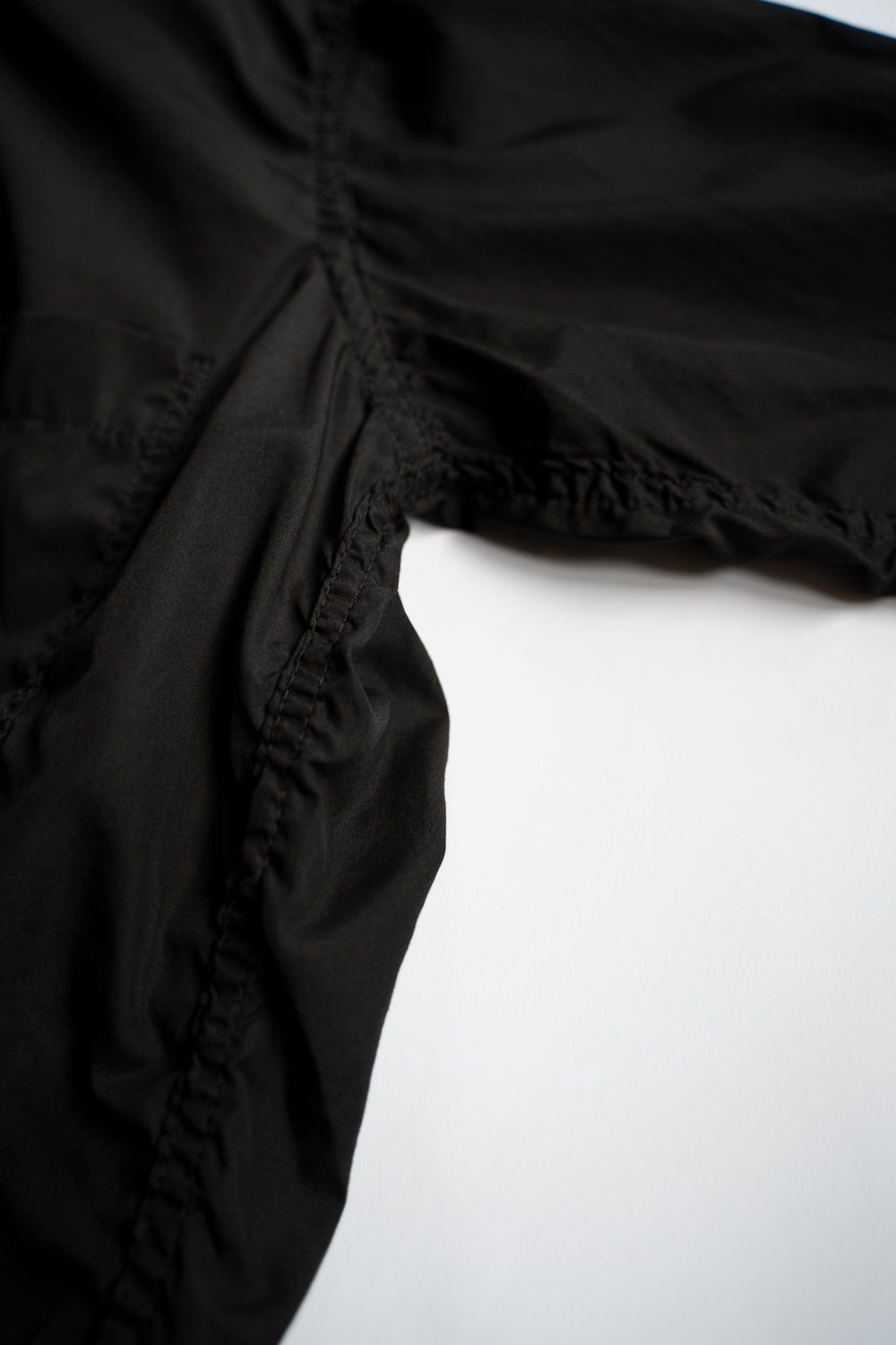 SH06 S  長丈２本針スタンドカラーシャツ（BLACK）