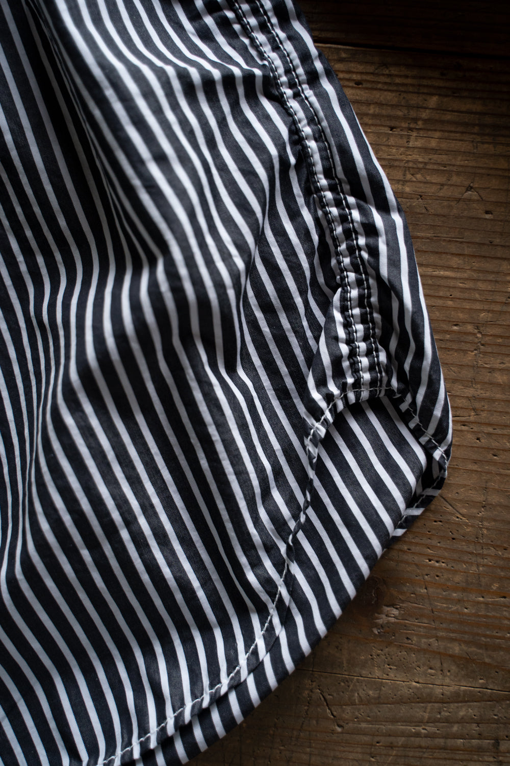 SH01B THOMAS MASON ボックスレギュラー2本針シャツ（BLACK STRIPE）