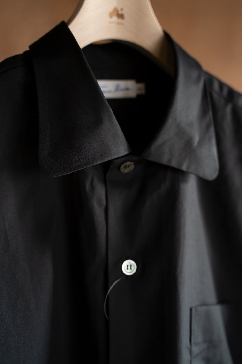 SH04B ブロードボックスNEWワイドカラーシャツ（BLACK）