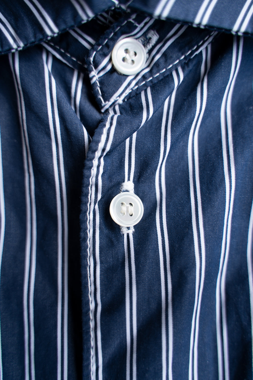 SH04B THOMAS MASON ボックスワイド3本針シャツ（NAVY STRIPE）