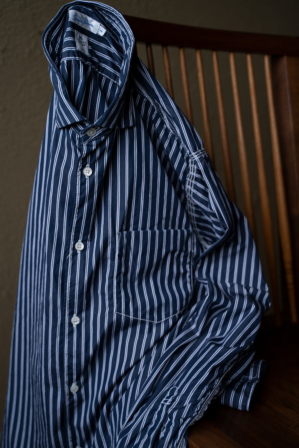 SH04B THOMAS MASON ボックスワイド3本針シャツ（NAVY STRIPE）