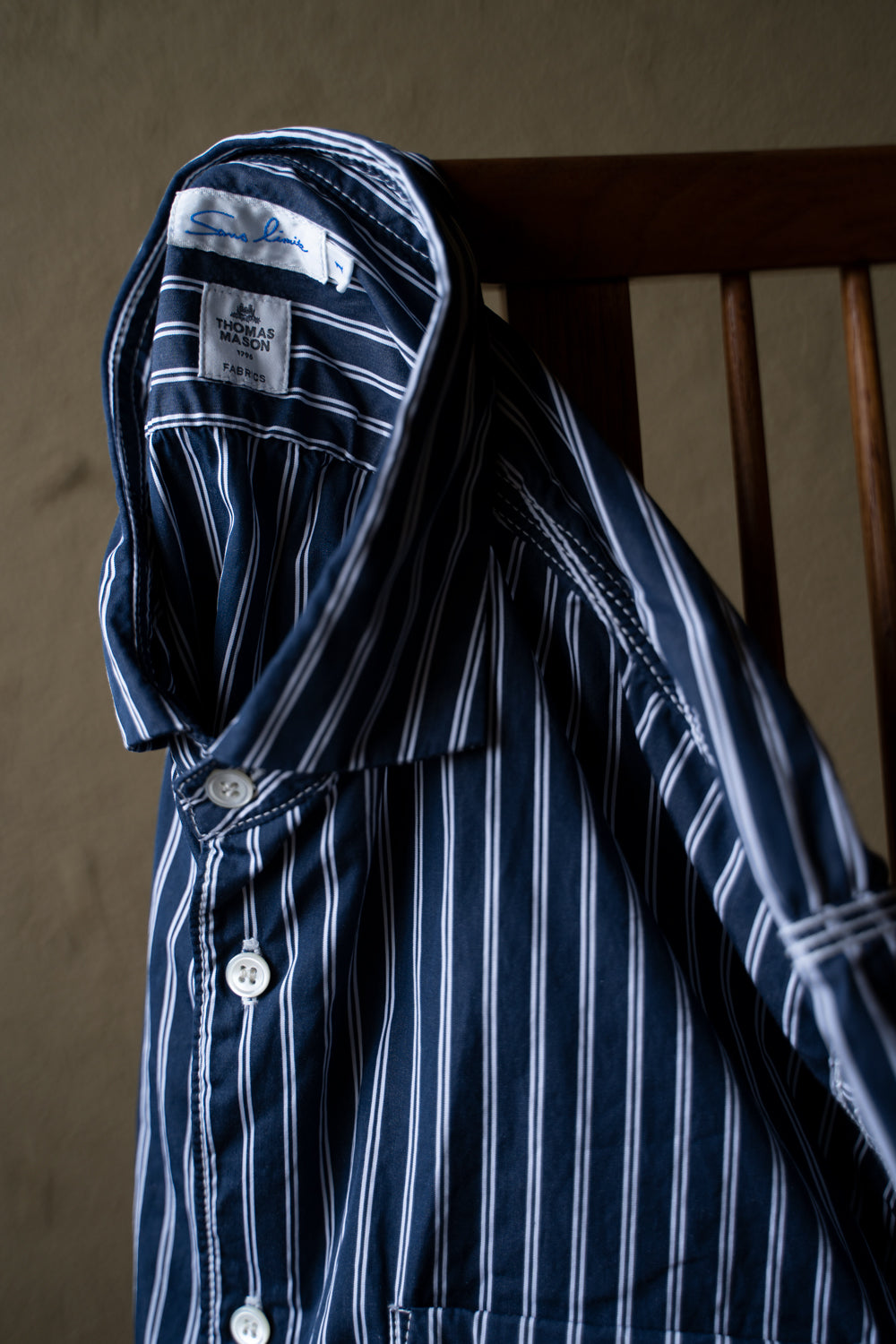 SH04B THOMAS MASON ボックスワイド3本針シャツ（NAVY STRIPE）