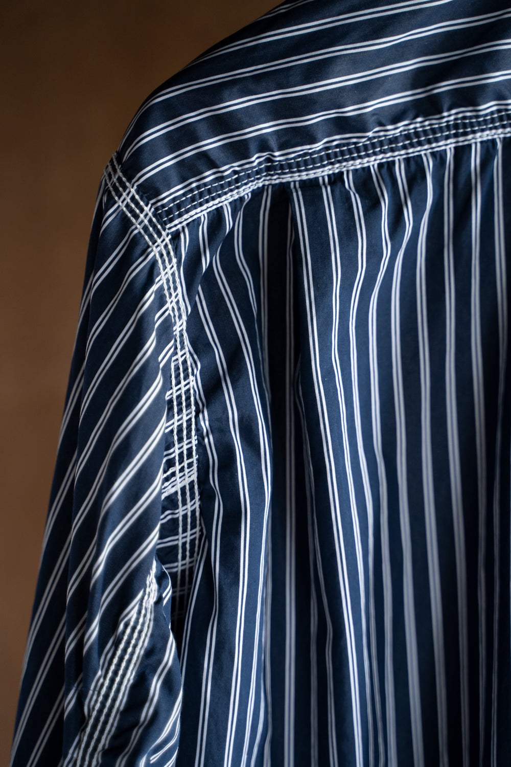 SH04B THOMAS MASON ボックスワイド3本針シャツ（NAVY STRIPE）