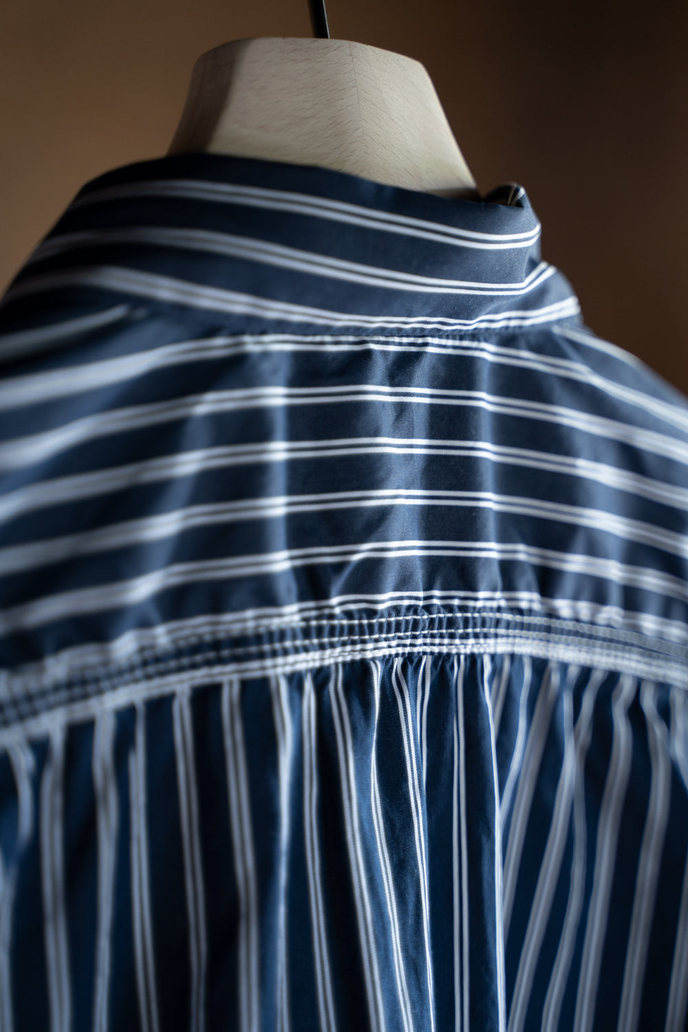 SH04B THOMAS MASON ボックスワイド3本針シャツ（NAVY STRIPE）