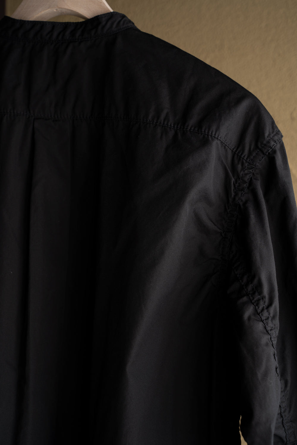 SH06B ボックススタンド２本針シャツ（BLACK）