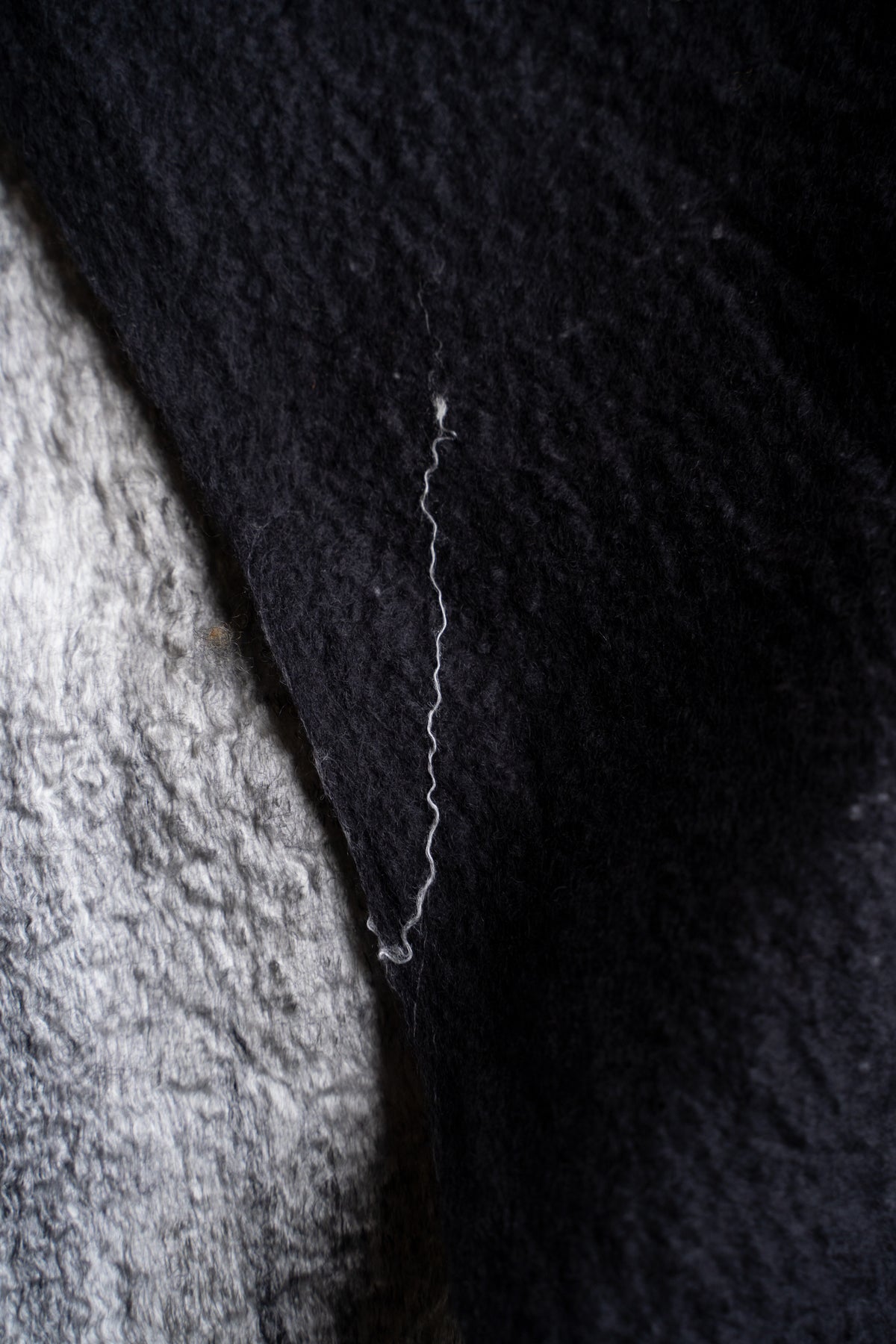 【ラスト1点】Wool Silk Stole "Painting 300" （BLACK/WHITE）