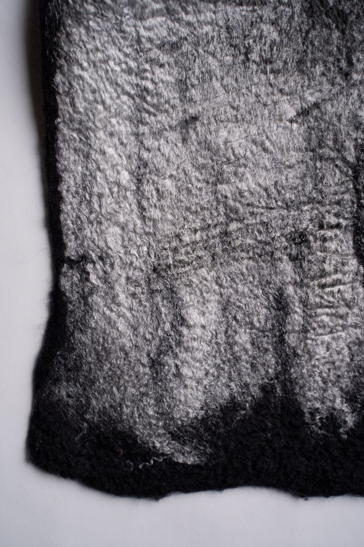 【ラスト1点】Wool Silk Stole "Painting 300" （BLACK/WHITE）
