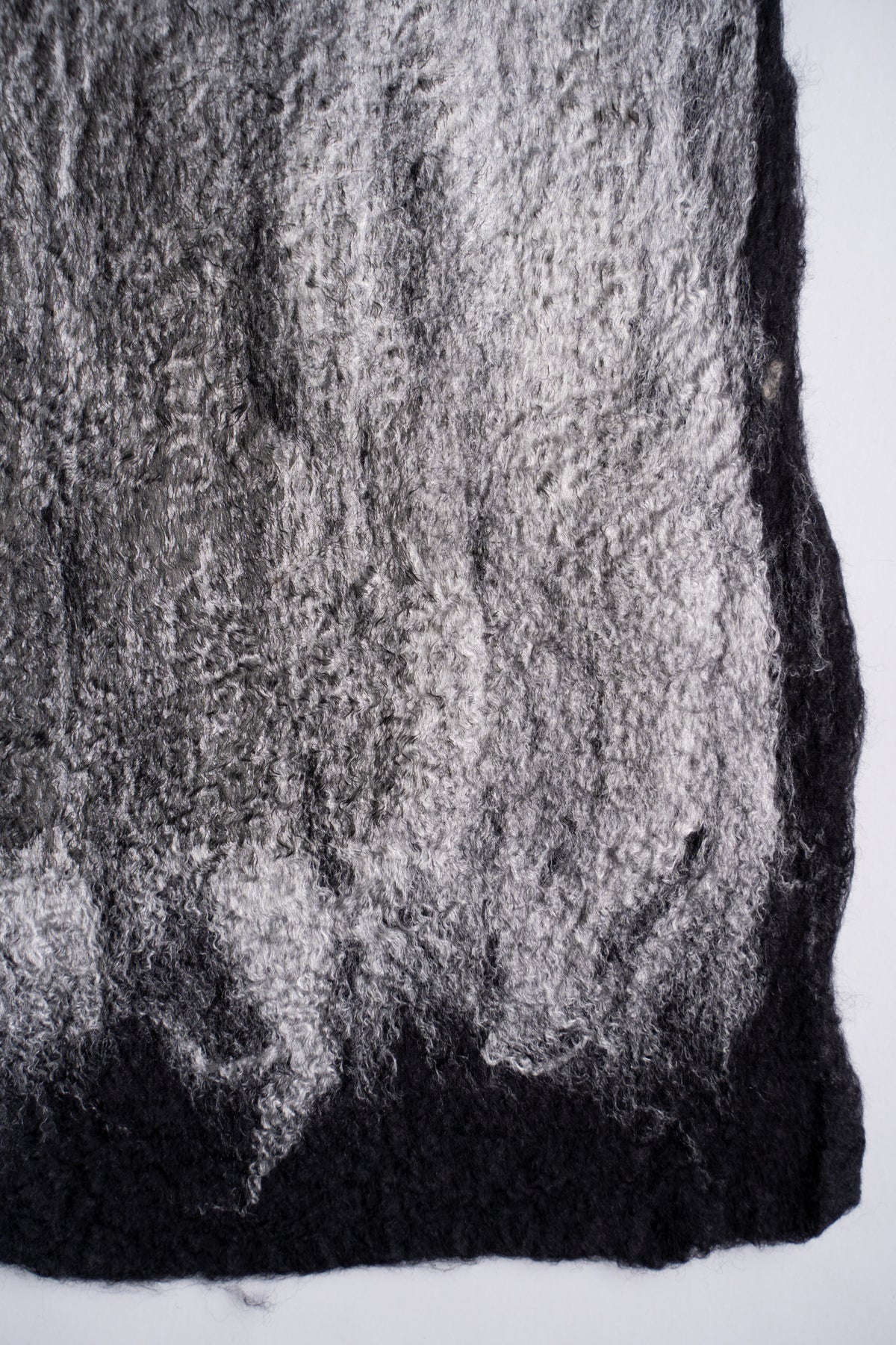 【ラスト1点】Wool Silk Stole "Painting 300" （BLACK/WHITE）