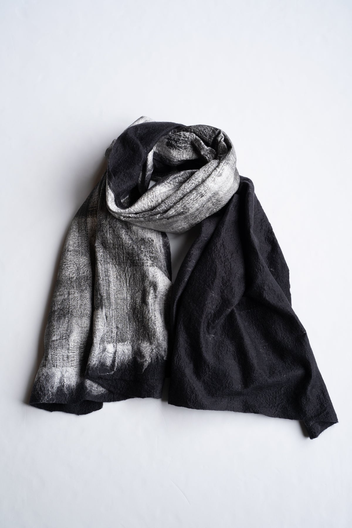 【ラスト1点】Wool Silk Stole "Painting 300" （BLACK/WHITE）