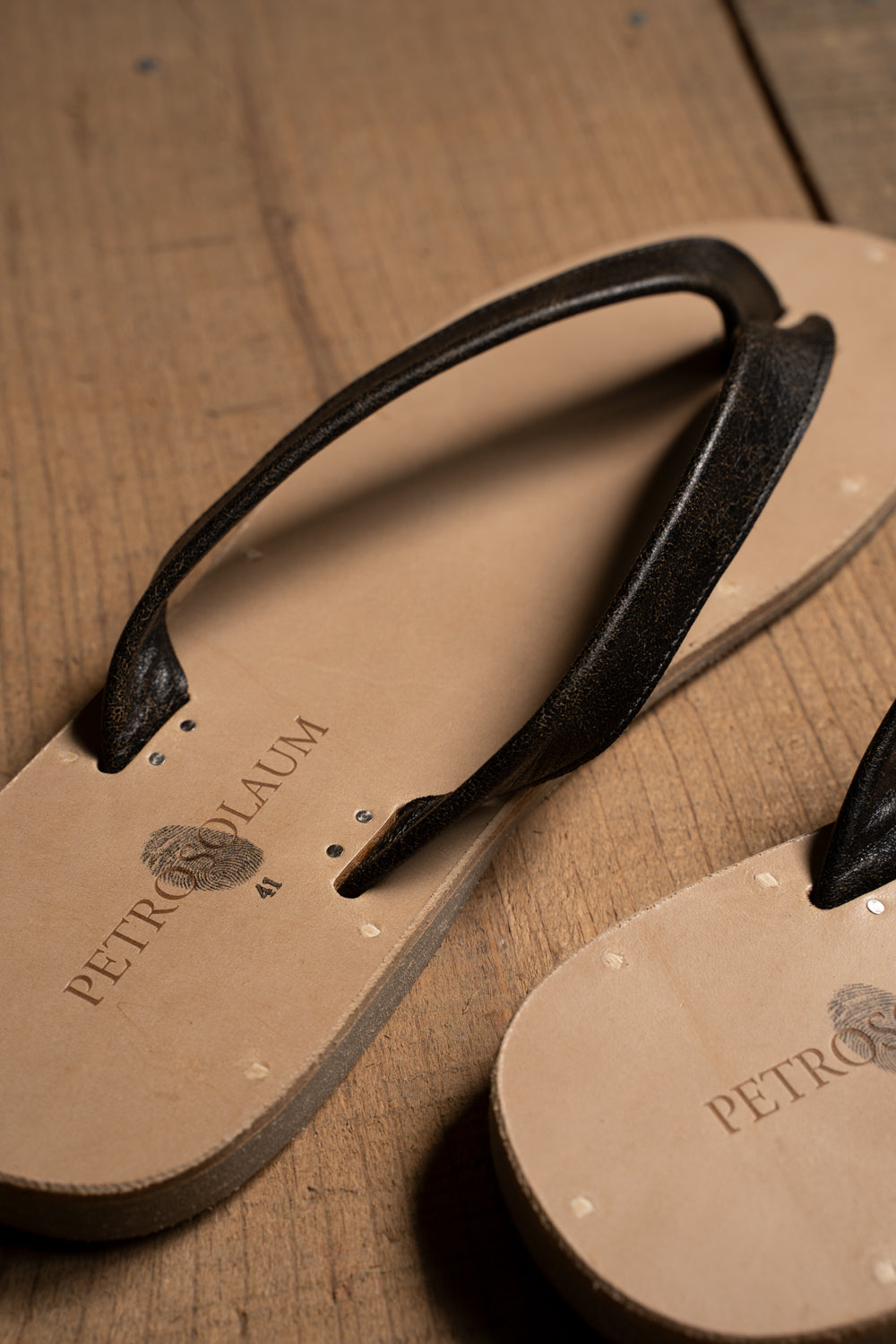 B-Sandals-Pit Horse Crack（BLACK）