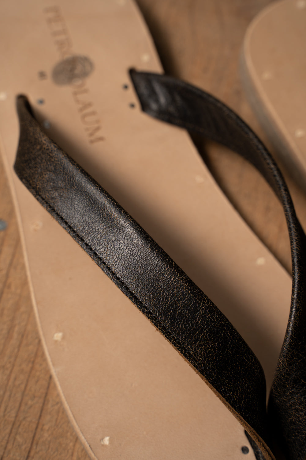 B-Sandals-Pit Horse Crack（BLACK）