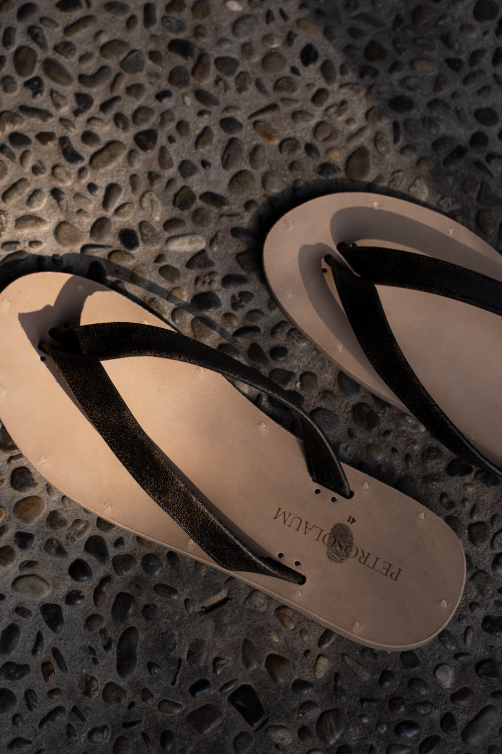 B-Sandals-Pit Horse Crack（BLACK）