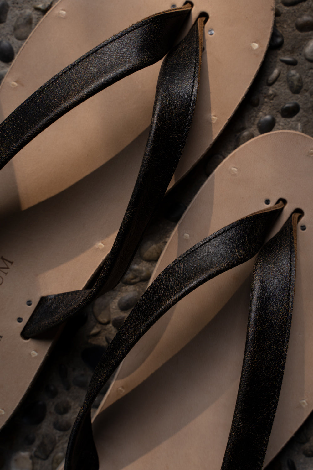 B-Sandals-Pit Horse Crack（BLACK）