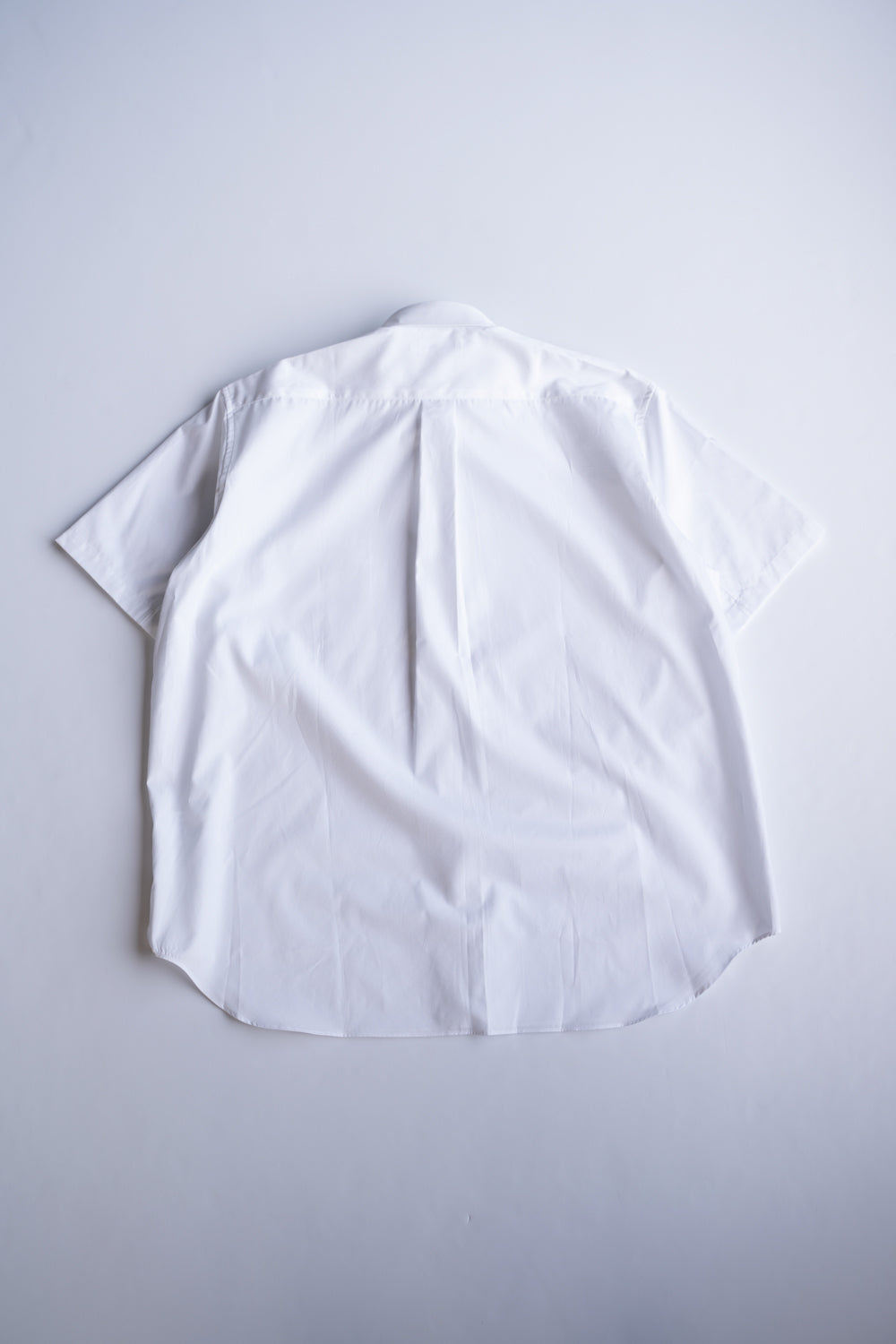 SH01B ボックスレギュラー半袖シャツ（WHITE）