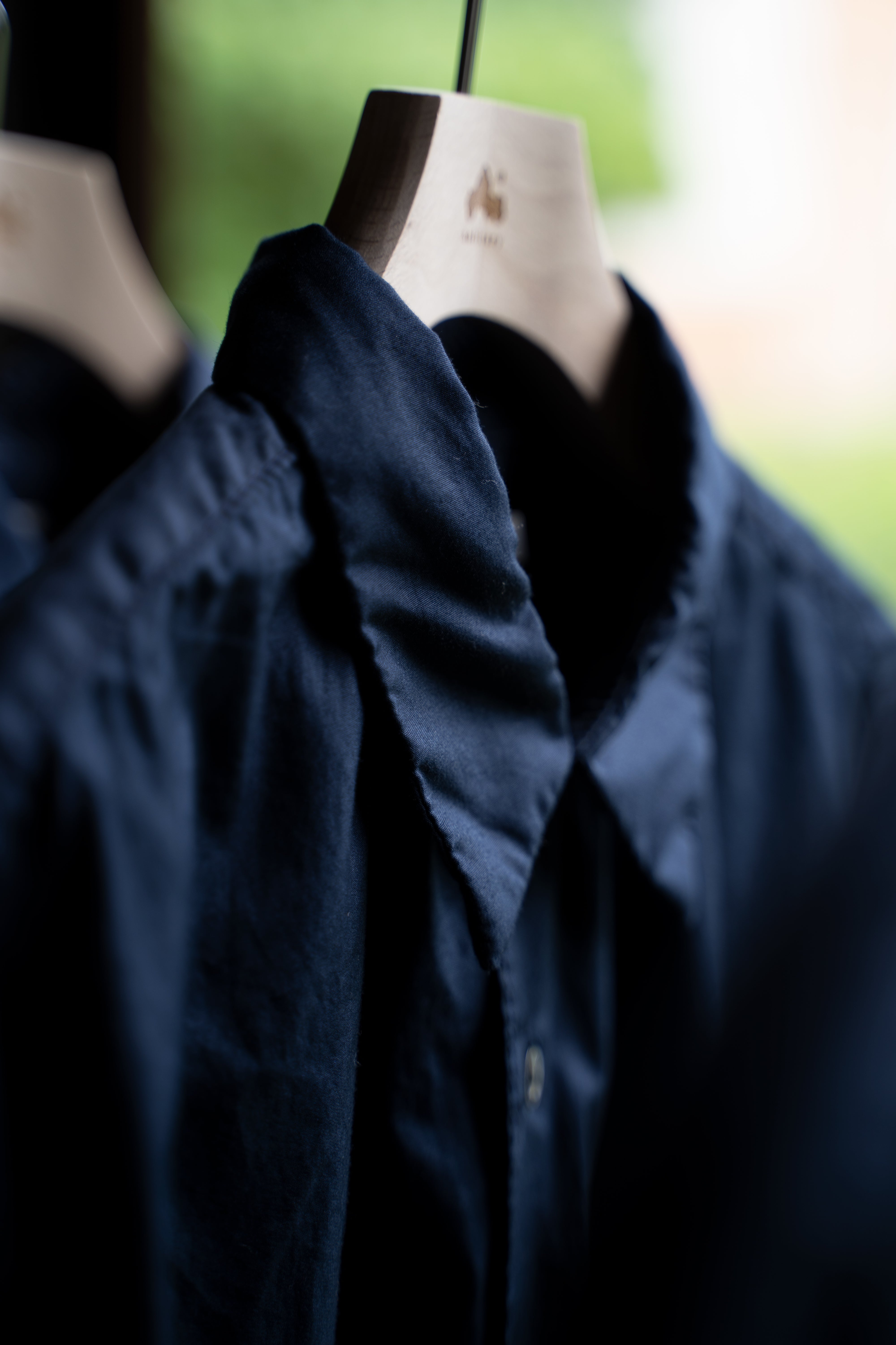 SH01B ボックスレギュラー２本針シャツ（NAVY）