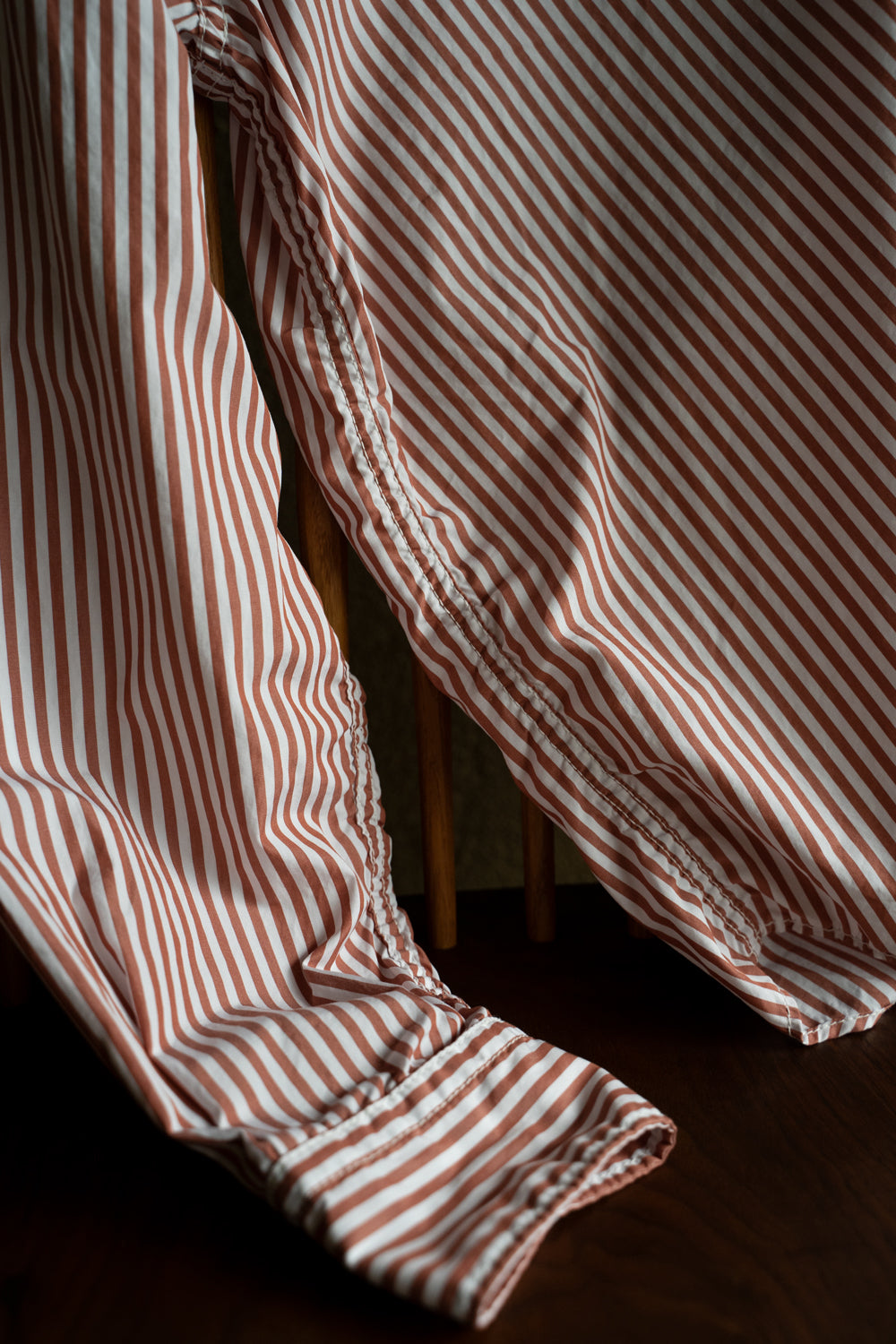 SH01B LEGGIUNO ボックスレギュラー２本針シャツ（BROWN STRIPE）