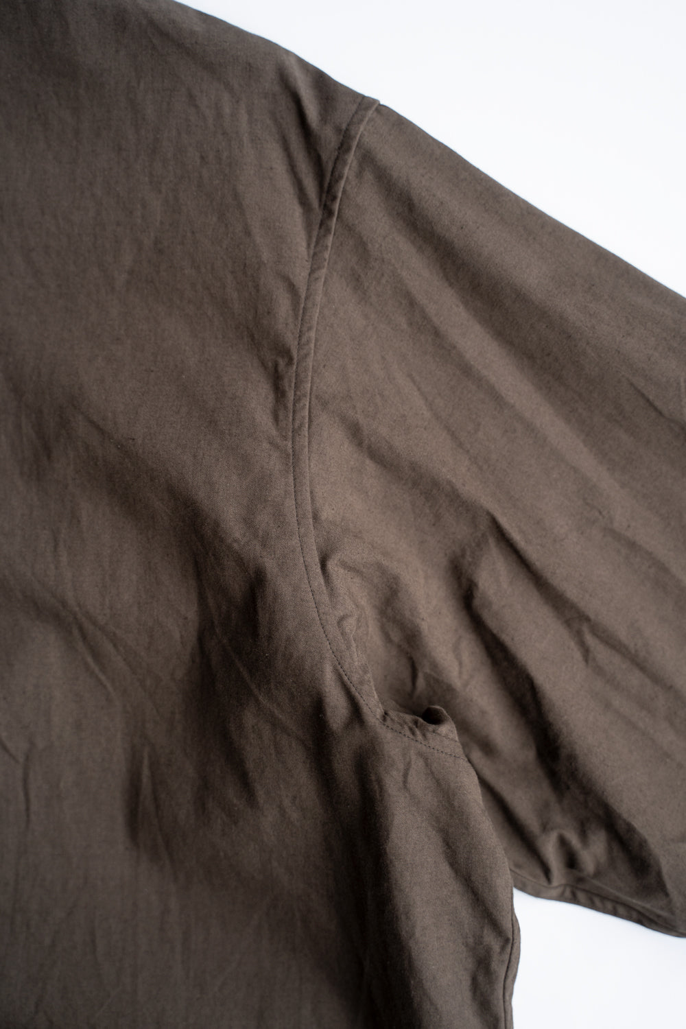 【ラスト1点】Hard Twist Yarn Horse Cloth Collarless Shirt/ハードツイストヤーンホースクロスカラーレスシャツ（DARK BROWN）