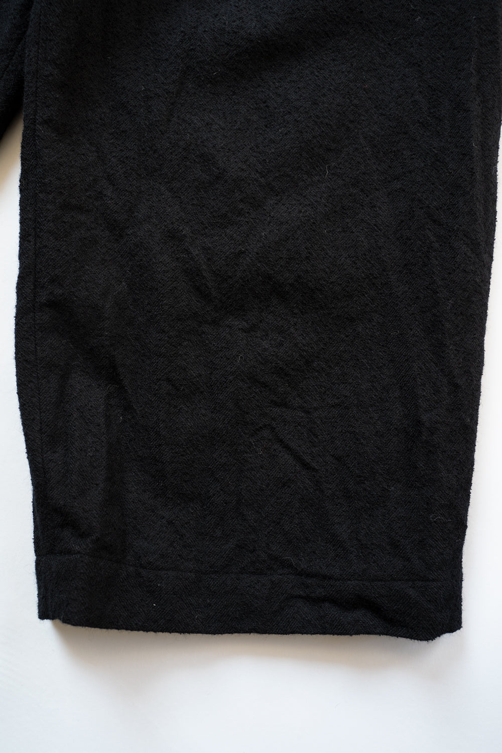 ループヤーンへリンボンストレートパンツ（BLACK）