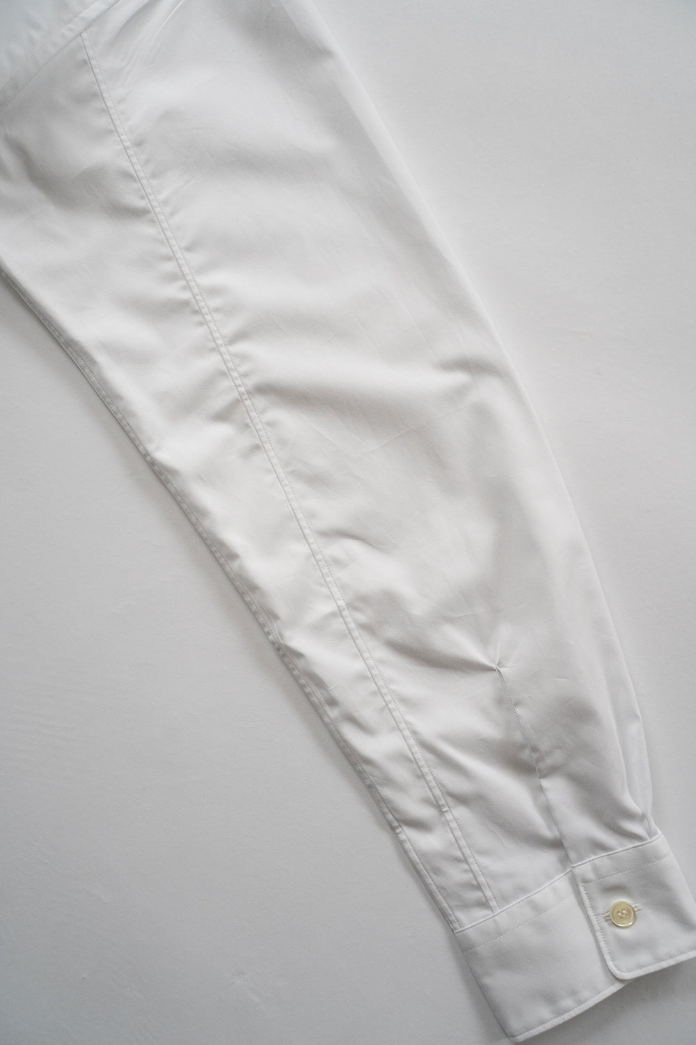 SH06B ブロードボックススタンドカラーシャツ（WHITE）